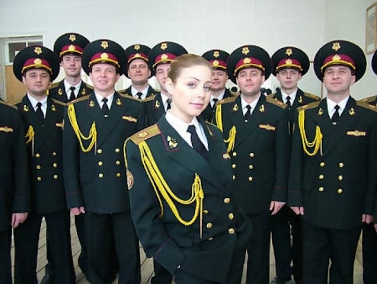 Тина Кароль военный ансамбль