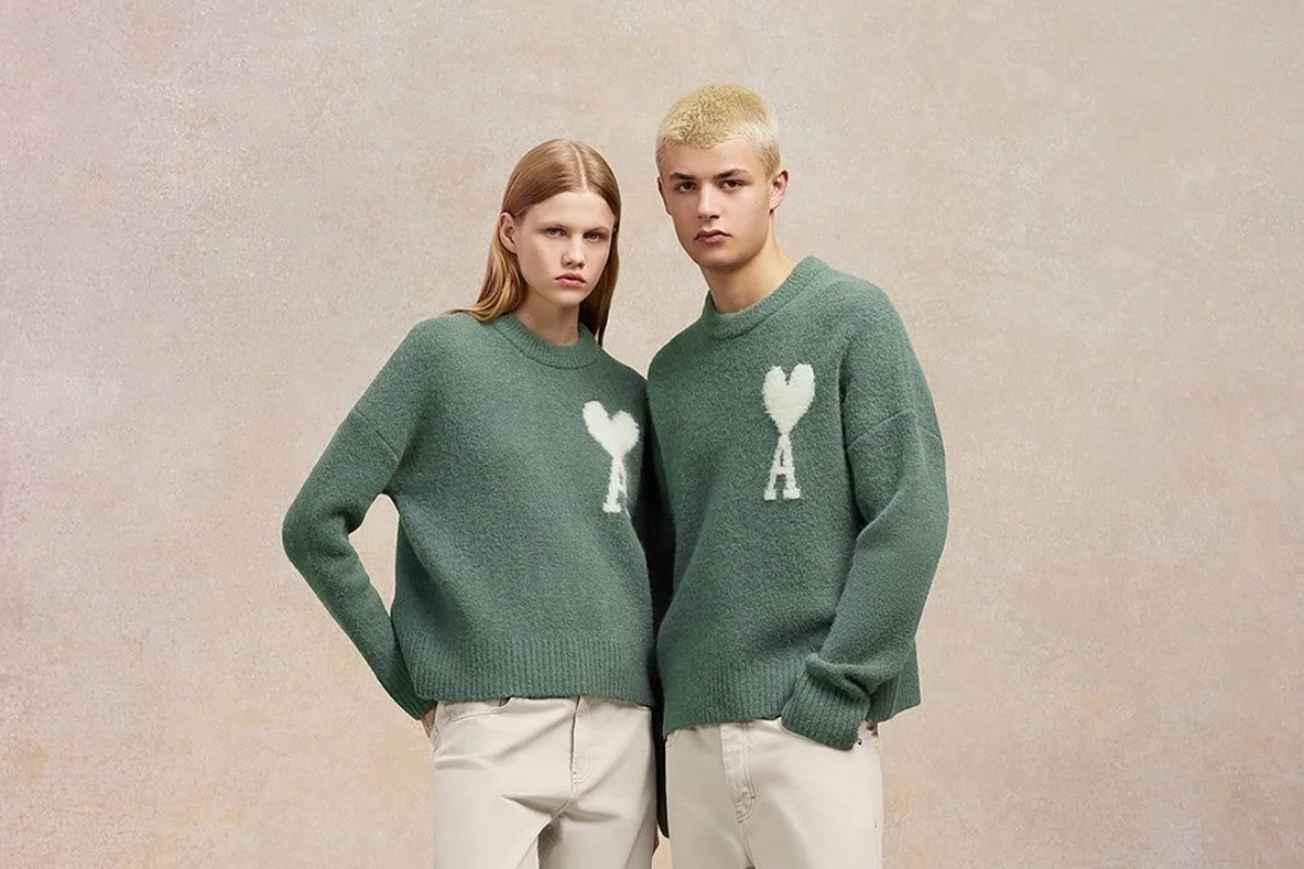 Светри AMI PARIS