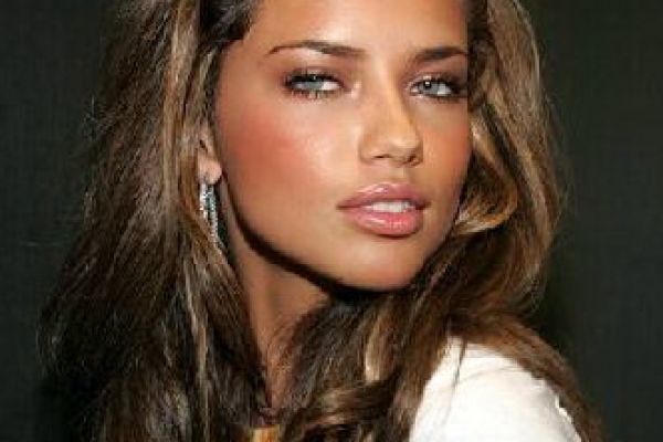 adriana-lima-016DB9731B-88B2-3A98-22E2-1F270E184AA1.jpeg