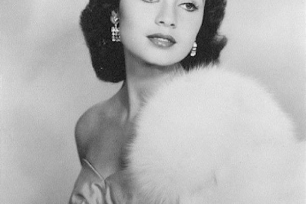 Гладис Сендер