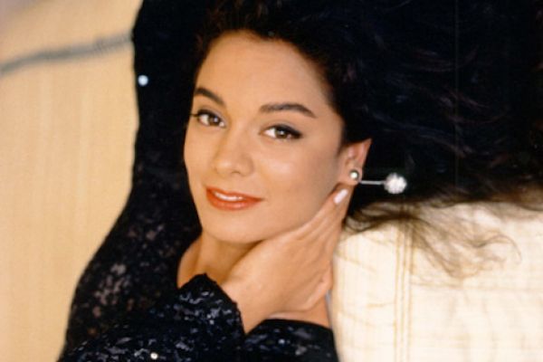 Лупита Джонс